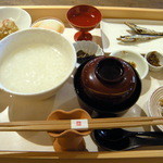 御饌の朝かゆ（900円）