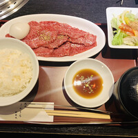 焼肉 しんうち 神楽坂 - 