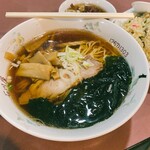 石川屋 - ラーメンは単品だと380円