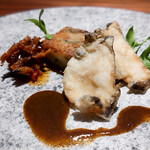 Ino Cantonese 日本橋 たかせ - 脆炸蝦夷鮑片配香煎蘿白糕 蝦夷鮑の唐揚げと廣東大根もちの香り焼き オリジナルJXO醤添え