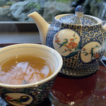 Kenroku En Chaya Kenjou Tei - 九谷焼でいただく加賀棒茶