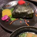 雷神 - 仁田米のおにぎりは具がたっぷり