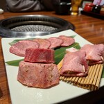 Kuroge Wagyuu Yakiniku Ushikuro - 