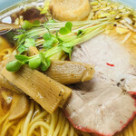 丸吉飯店 - ラーメンの具材