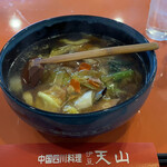 伊豆天山 - 五目入り汁そば 980円。