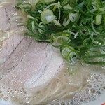 ラーメン新蔵 - 大盛ラーメン