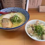 Menya Gosetsu - 濃厚鶏白湯そば880円+ミニチャーシュー丼150円