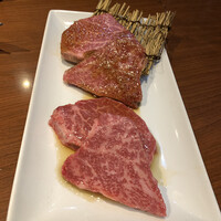 焼肉 大貫 - シャトーブリアン(奥：タレ、手前：ヒレ)