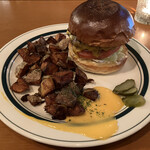 ザ・コーナー ハンバーガー＆サルーン - 