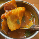 マドライキッチン - グナフィッシュカレー