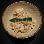 薪鳥新神戸 - 薪そぼろご飯 + 韮