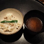 薪鳥新神戸 - 薪そぼろご飯 + 韮 + 味噌汁