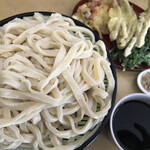 手打うどん・手打そばしまや - (中盛り)でこのボリューム！（╹◡╹）