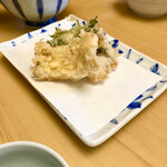 天ぷら よこい - ●一皿目
      ・太刀魚
      ・鱸
      ・岡山産牡蠣