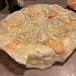 CONA - ピザ（サーモン＆Wクリーム）