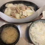 鉄板焼肉・餃子 だだ乃屋 - 