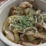 プー横丁 - 料理写真:きのことポテトの温かサラダ
