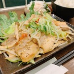 Okonomiyaki Teppan Dainingu Maruhi - 特製塩ダレ肉野菜炒め