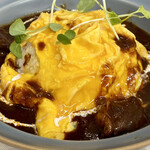 87cafe - Beef Stew Omurice with Chunky Meat and Creamy Eggs @ JPY 990