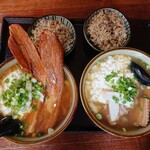 Okinawasobasenmonten kinsoba - きんそば（全粒粉生麺）／三枚肉そば（特注生麺）＋ゆし豆腐／ジューシー