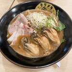 Minnanokirameki Takatsuki Ichigou - 牡蠣味噌鶏豚骨
