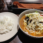 札幌スープカリー アナンダ - いろいろ野菜カレー　1500円　チキン　チーズトッピング