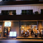 World Beer Kitchen GLOBAR - 夜外観