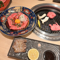 個室焼肉 さんびょうし 別邸 - 