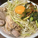 ラーメン二郎 - 小ぶた（980円）＋汁なし（100円）＋ネギ（100円）＋ニラキムチ（100円）、ニンニクコール