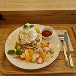 LIKO CAFE - フルーツパンケーキ