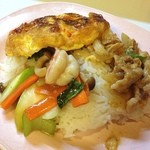 タイ屋台 racha - 日替わり三種盛り☆豚と野菜の辛みそ炒め 卵とじ☆エビとアスパラのナンプラー炒め☆鶏ひき肉入り卵焼き スイートチリソース☆