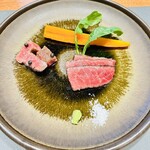 炭と伊 to-re - 黒毛和牛の炭火焼きと人参の岩塩焼き