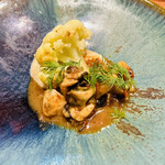 炭と伊 to-re - 河内産カリフラワーと坂越産牡蠣のソース