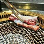 日本焼肉はせ川 別亭 - 神戸牛サーロイン　土佐備長炭焼霜仕上げ