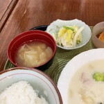 喫茶 ボギー - キャベツの味噌汁　白菜のナムル