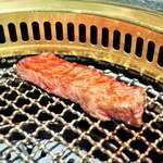 日本焼肉はせ川 別亭 - 神戸牛サーロイン　土佐備長炭焼霜仕上げ