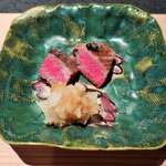 日本焼肉はせ川 別亭 - 神戸牛サーロイン　土佐備長炭焼霜仕上げ