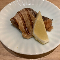 焼うおいし川  六本木凛華楼 - 寒ぶりです。これはなかなか美味しいです。