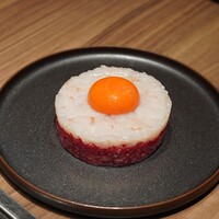 焼肉うしごろ 銀座店 - 北海ボタン海老と和牛のユッケ
