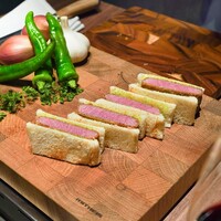 焼肉うしごろ 銀座店 - 青唐辛子の牛ヒレカツサンド