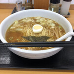 らーめんどんぐり - ワンタンめん（中）、950円。