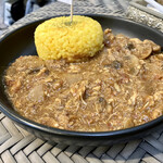 フロックス ローカル マーケット - 「無水手羽元カレー・ミニサラダ付き（税込￥800）」