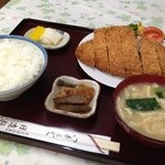 日進軒 - とんかつ定食