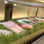 すし屋の磯重 - お寿司が苦手な友人もここのだけは食べれる、それほど新鮮で最高レベルの美味しいものしか出さないと信頼してます。グルメな芸能人もお忍びで来てました。