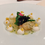 ラ・ベ - 帆立貝柱のマリネ フルールドセル カリフラワークリーム 柚子ヴィネグレット
