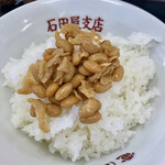 石田屋水戸藩らーめん - しょぼろ納豆は、味が付いているので、そのまま食べられます