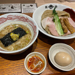 別邸 たけ井 - 味玉あっさり鶏豚骨つけ麺（小）1150円