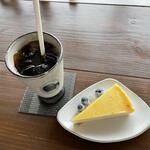 カフェワワワ - 「チーズケーキセット・アイスコーヒー」550円