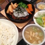 プティ・ポア - 和風おろしハンバーグランチセット！
これにドリンクがつきます。
