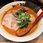 戯拉戯拉 - こってりらー麺 赤（800円）、味付玉子（100円）